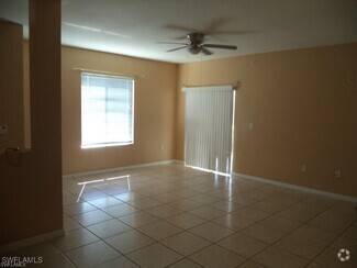 Building Photo - 6330 Aragon Way
