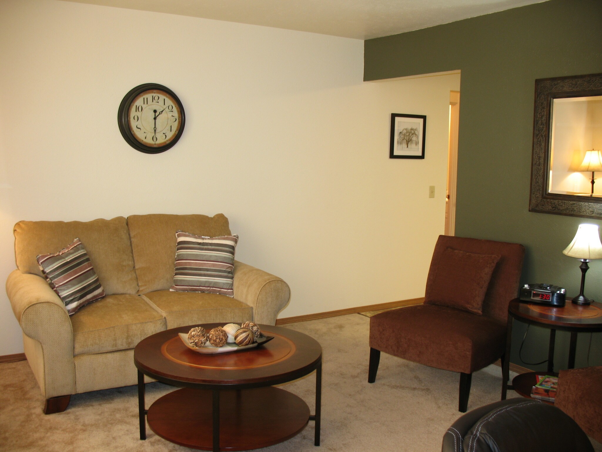 Camelot East Apartments – photo 3
