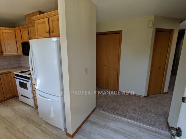 Foto del edificio - 3 bed 2 bath in Sherwood Village