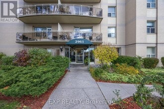 Building Photo - 2961 Dufferin St