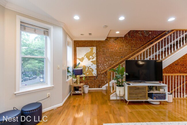 Building Photo - 2 br, 2 bath House - 35 Rhode Island Ave N...