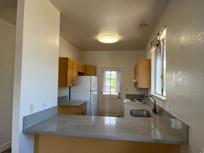 Building Photo - Mililani Mauka Single Family Home - 2 bedr...