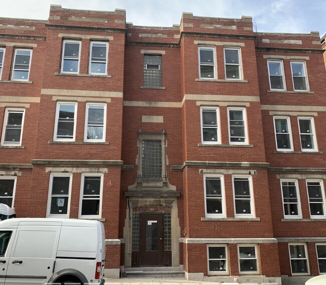 Building Photo - 165 Allston St