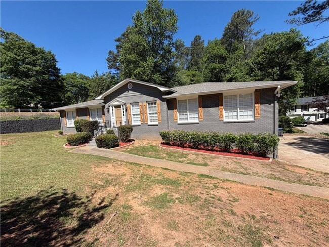 Foto del edificio - 3336 Camelot Dr NE