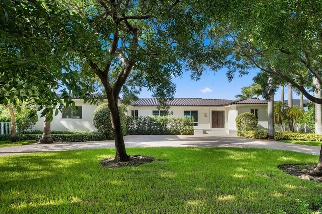 Building Photo - 205 N Hibiscus Dr