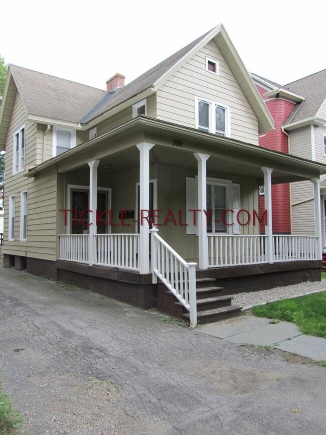 Building Photo - 300 Meigs St