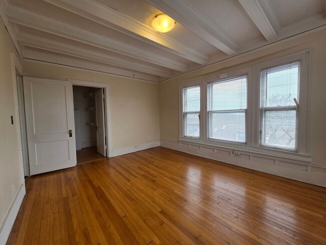 Interior Photo - 2549 Lake