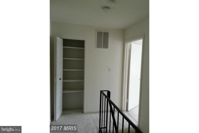 Foto del edificio - 621 Ivy League Ln