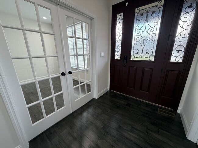 Building Photo - 156 Far Meadow Dr