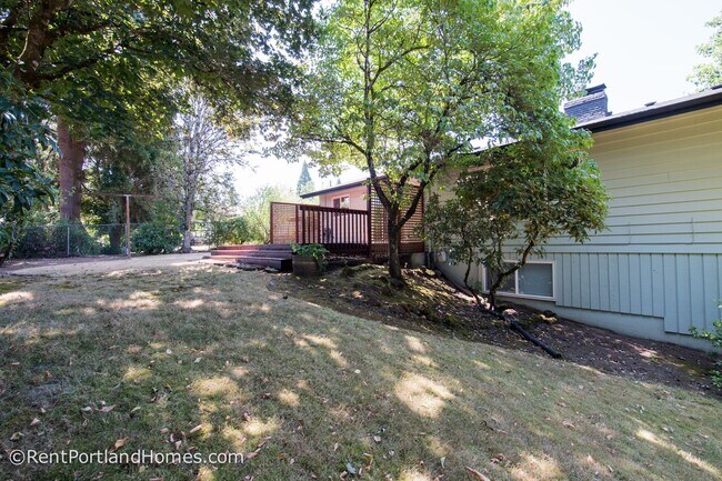 Building Photo - Beautiful 4 Bed + 3 Bath House in Tigard!!...