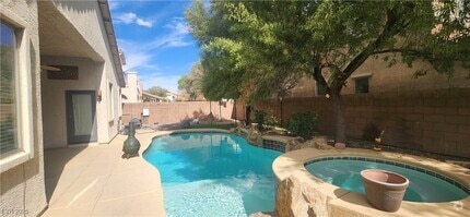 Building Photo - 6944 Puetollano Dr