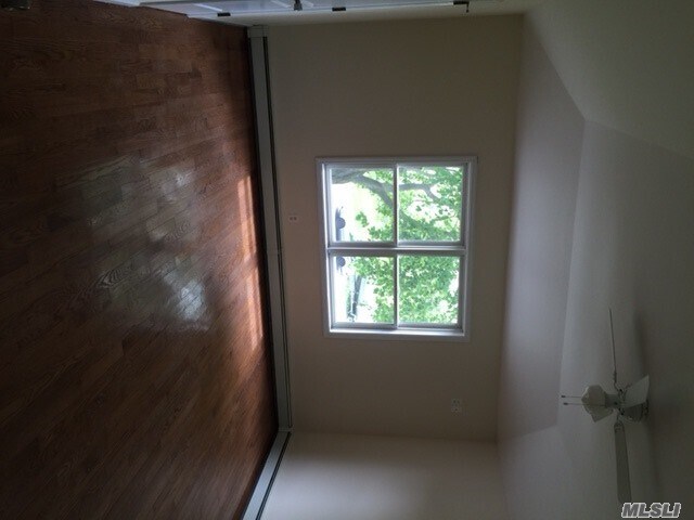 Building Photo - 4 Calverton Ct