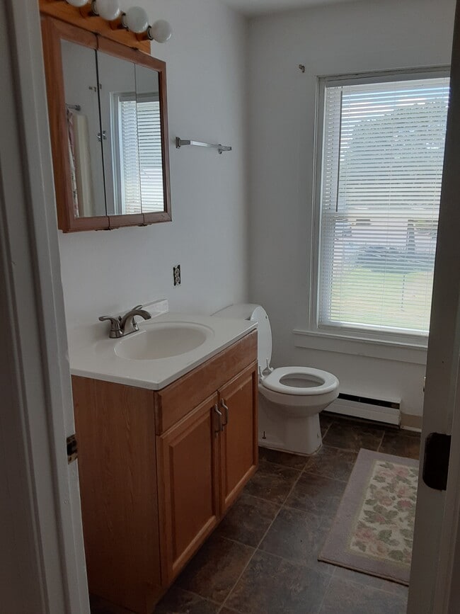 bathroom - 55 Katherine St