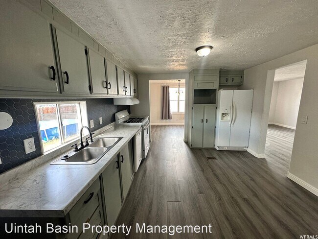 Foto del edificio - 2 br, 1.5 bath House - 1546 S. 1560 W.