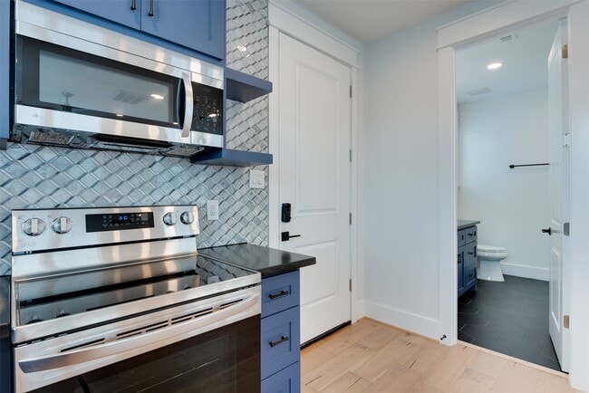 Foto del edificio - 425 W 21st St