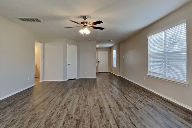 Building Photo - 7202 Winter Song Dr