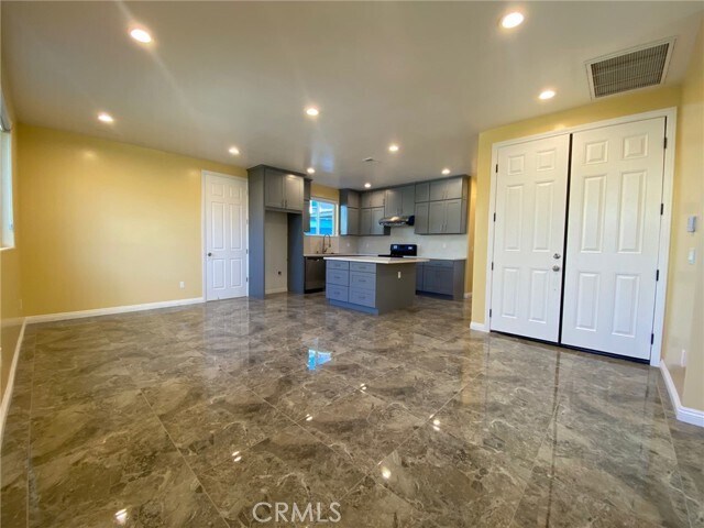 Building Photo - 8413 Vienna Dr