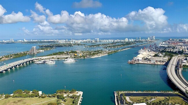 Foto del edificio - 888 Biscayne Blvd