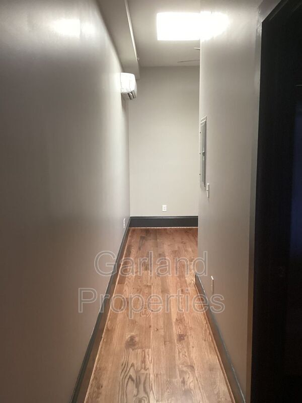 Foto del edificio - 73 W Main St