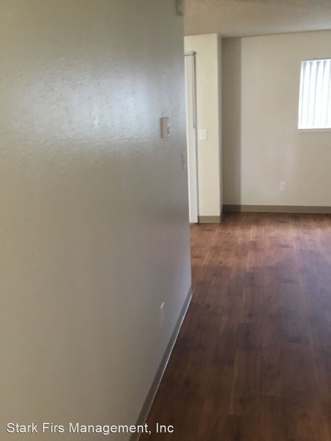 Foto del edificio - 17439 SE Stark St