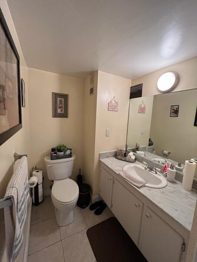 Foto del edificio - 1200 NE Miami Gardens Dr