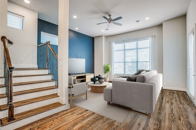 Photo - 1508 Beall St Apartment