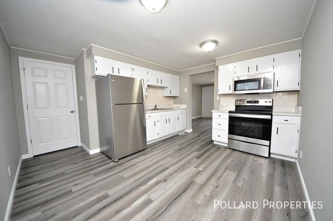 Building Photo - 313 Granada