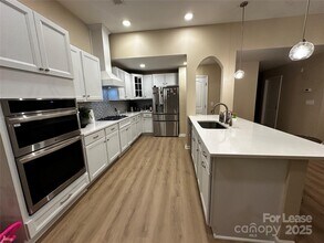 Building Photo - 10031 Goose Landing Dr