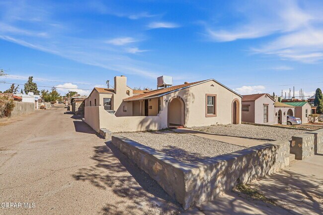 Building Photo - 3249 Lebanon Ave