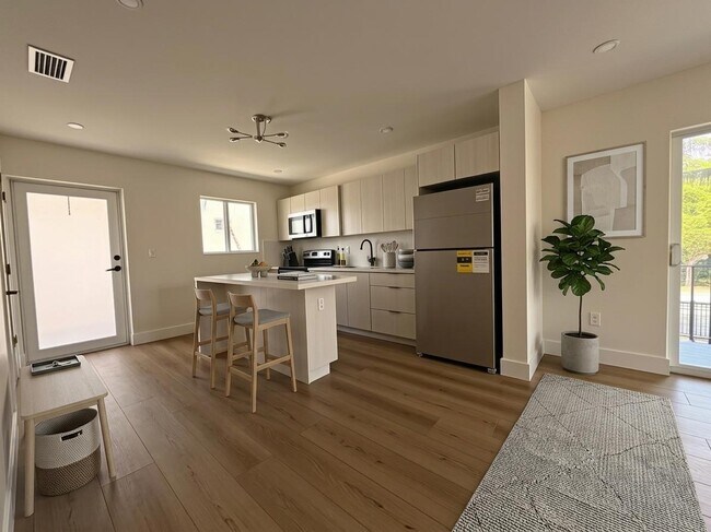 Foto del edificio - 1910 SW 17th Ave