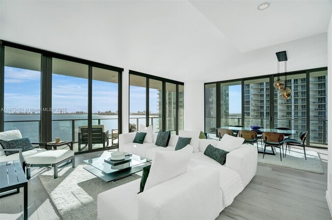 Foto del edificio - 480 NE 31st