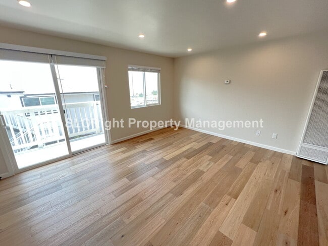 Foto del edificio - AVAILABLE SEPTEMBER- Upper Level Apartment in Pismo Beach - 1 Bedroom / 1 Bathroom