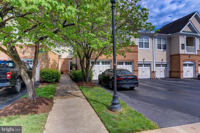 Foto del edificio - 43920 Hickory Corner Terrace