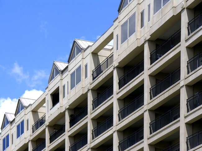 Upper southern side - The Harbours Condominiums
