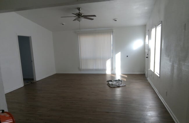 Building Photo - 302 Pennystone Ave