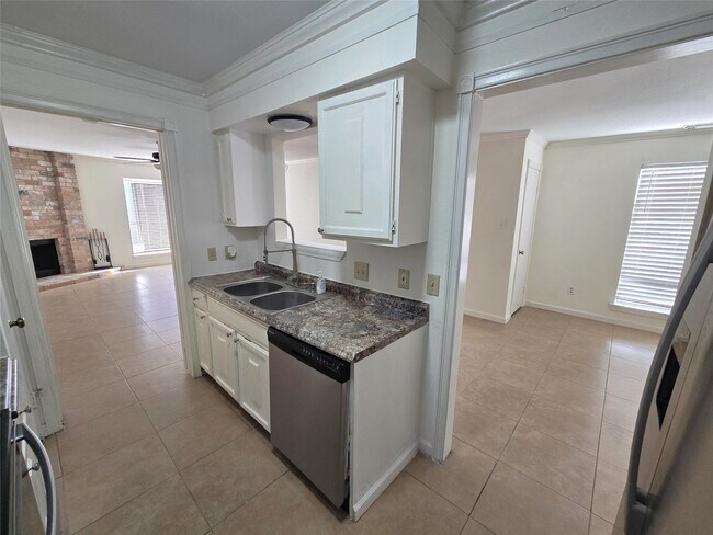 Foto del edificio - 1919 Place Rebecca Ln