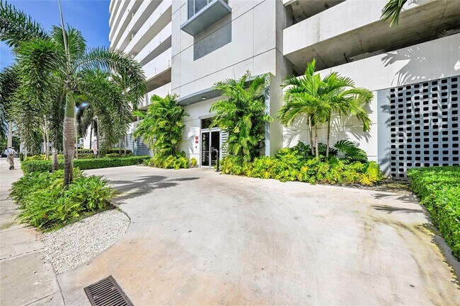 Foto del edificio - 36 NW 6th Ave