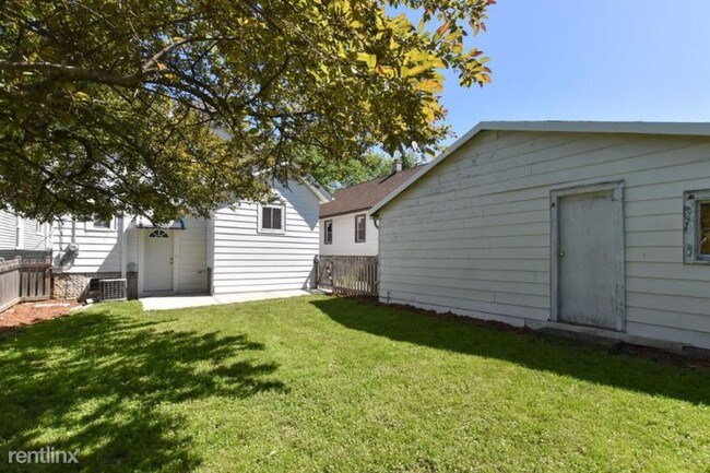 Building Photo - 2 br, 1 bath House - 6117 W St Paul