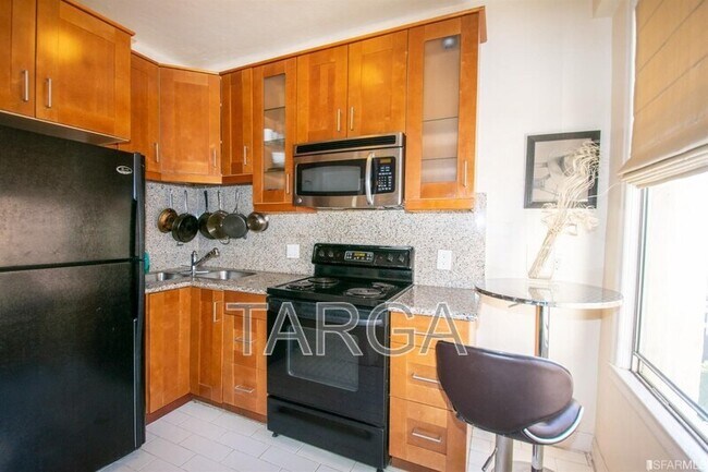 Foto del edificio - 631 O'Farrell St