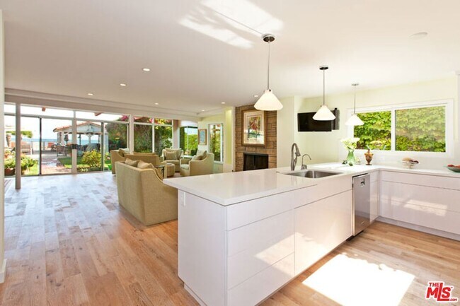 Foto del edificio - 23834 Malibu Road
