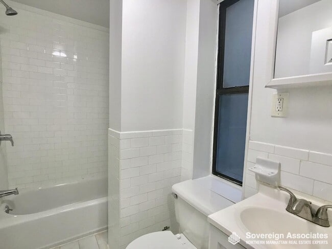 Building Photo - 539 W 49th St