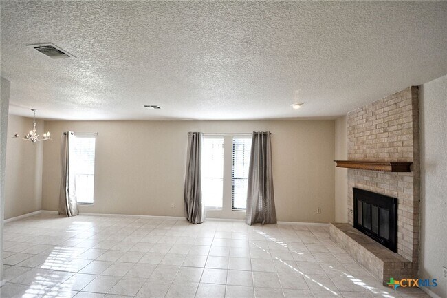 Foto del edificio - 1024 Mission Dr