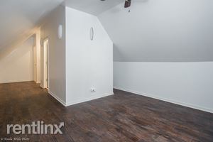 Building Photo - 3228 N Kostner Ave