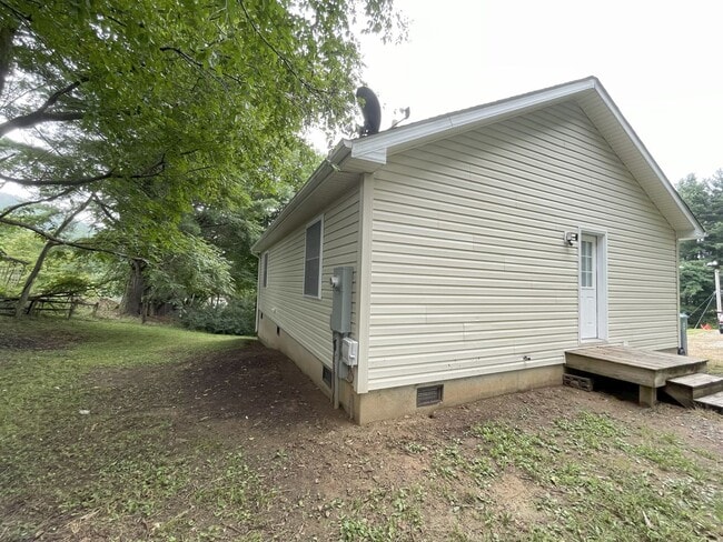 Building Photo - 152 Cecil St