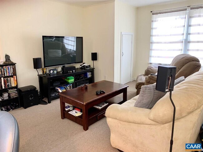 Foto del edificio - 317 Montebello Cir