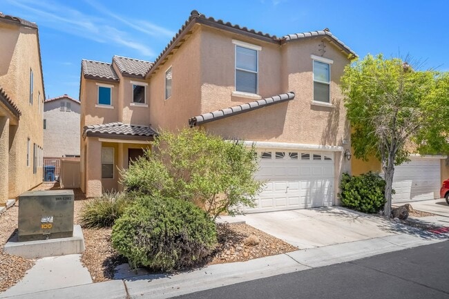 Building Photo - Modern Comfort in the Heart of Coronado Ranch!
