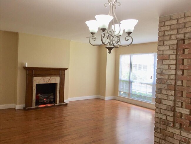 Building Photo - 13094 Trail Hollow Dr