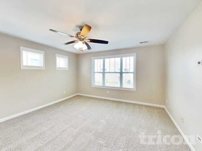 Foto del edificio - 319 Imperial Ct