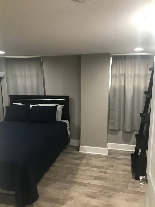 Dormitorio 1 - 810 Fox St NW