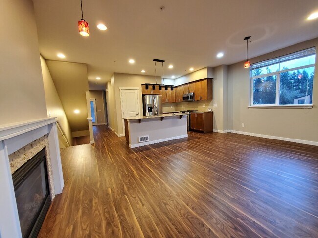 Building Photo - 2101 NW Talus Dr